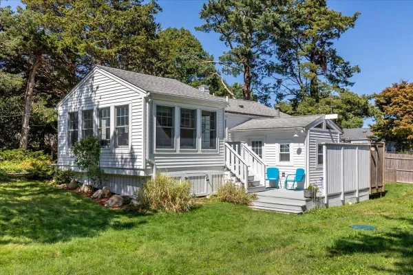 82 BEACH ST