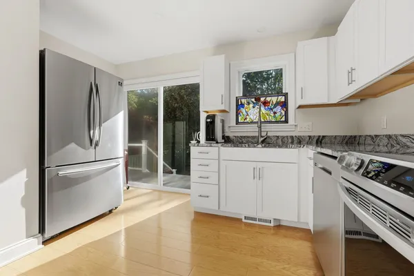46 LEVERETT ST 1