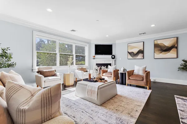 1525 BEACON ST 3