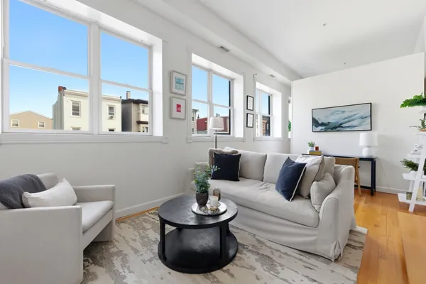 156 CHELSEA ST 201