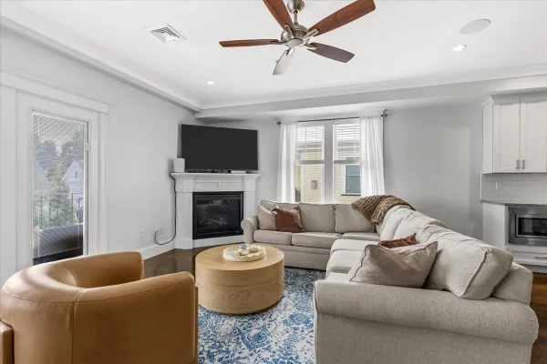 45 COFFEY ST 6
