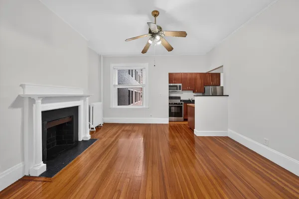 24 PETERBOROUGH ST 8