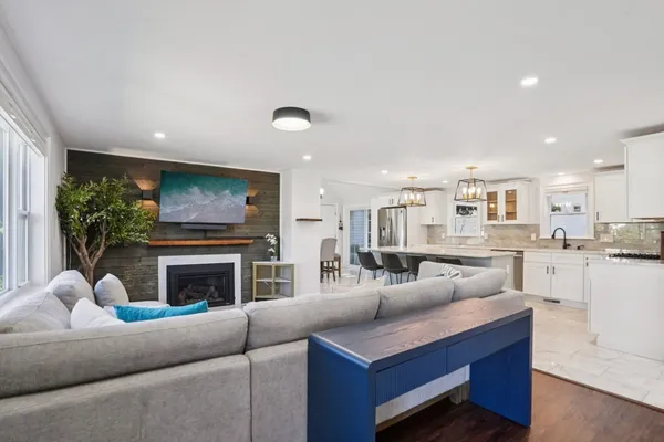 5 BARBARA RD