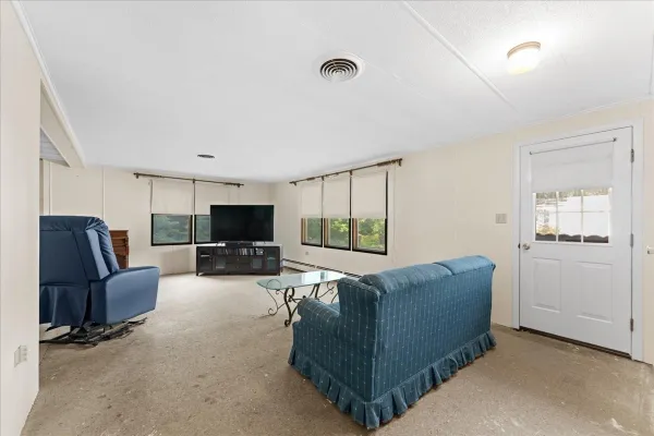 36 SILVER BIRCH LN
