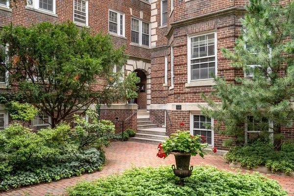 43 LINNAEAN ST 24