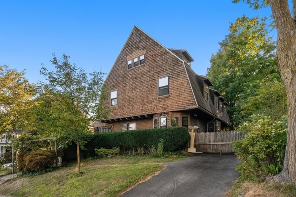 12 ALBAN ST