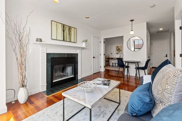 75 CLARENDON ST 607