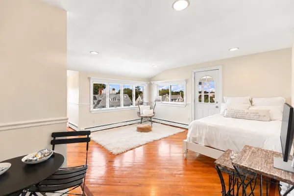 54 LEXINGTON AVE 32