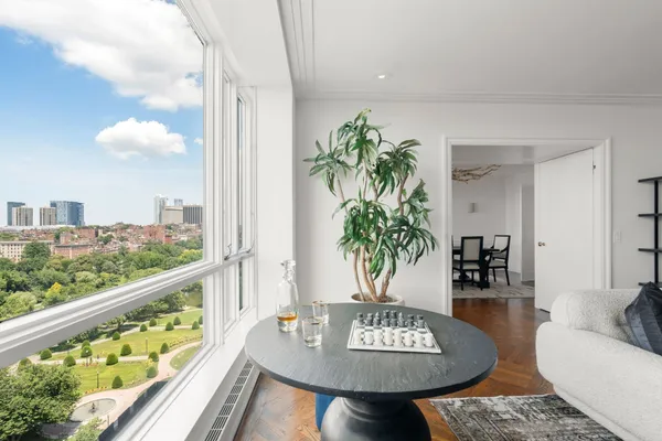 2 COMMONWEALTH AVE 15E/F