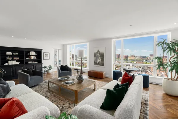 2 COMMONWEALTH AVE 15E/F