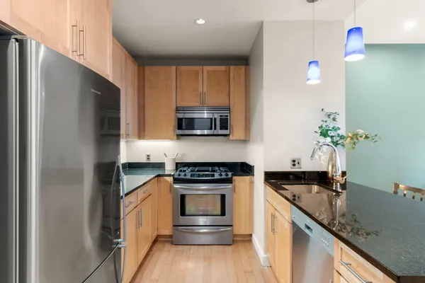 70 LINCOLN ST L219