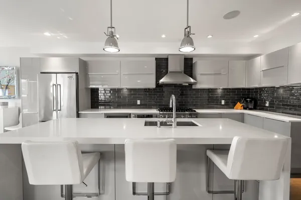 407 W FIRST ST 302