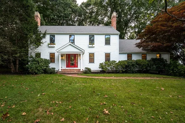 6 OLDE MEETINGHOUSE RD
