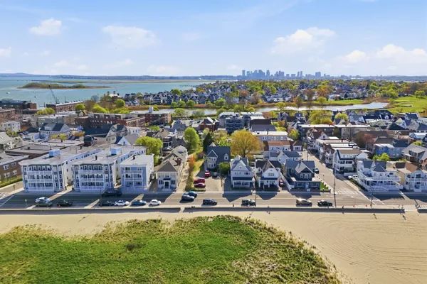 93 1/2 WINTHROP SHORE DR