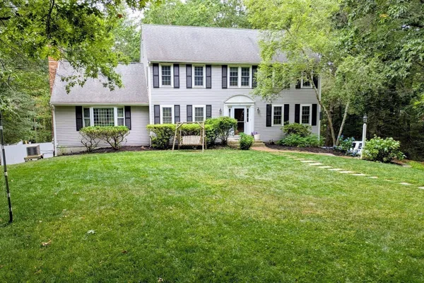 7 TINKERS LEDGE RD