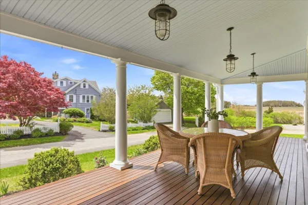 14 BAYBERRY RD