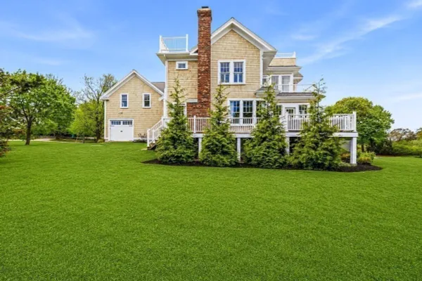 14 BAYBERRY RD