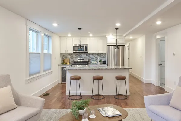 2 AUBURN AVE 2