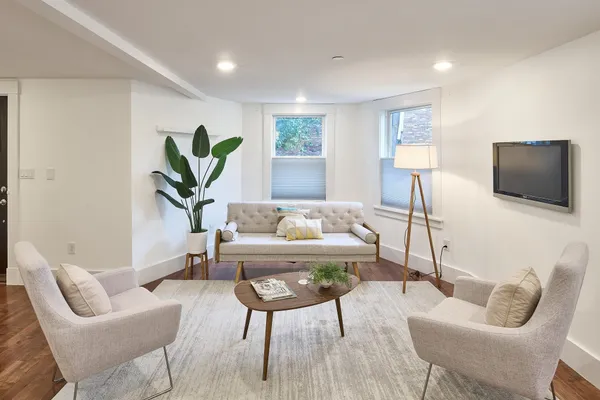2 AUBURN AVE 2