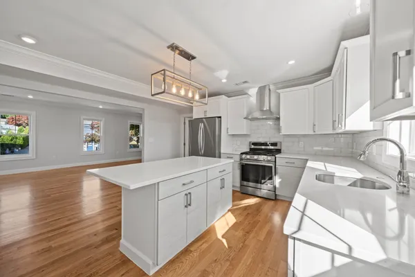 62 PLEASANT ST 2