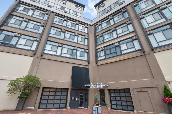 12 STONEHOLM ST 313