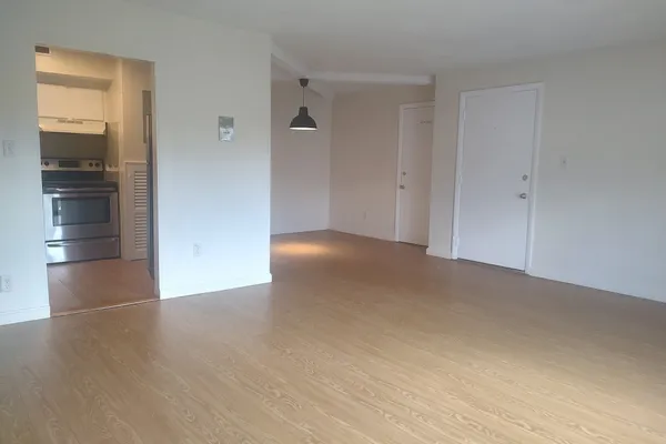 105 OAK LN 9
