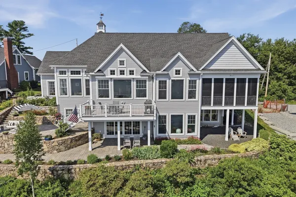 11 LOVELAND RD