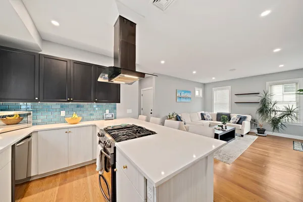 64 ARMANDINE ST 2