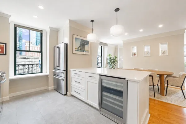 75 CLARENDON ST 602