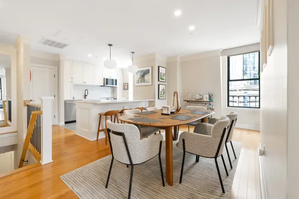 75 CLARENDON ST 602