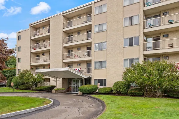 200 PARK TERRACE DR 255