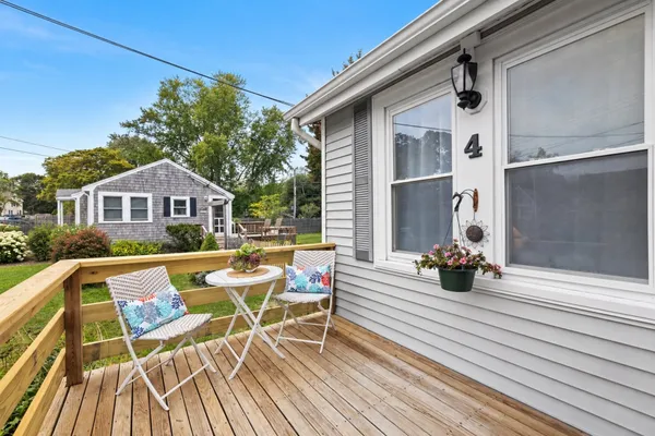 4 WHARF LN