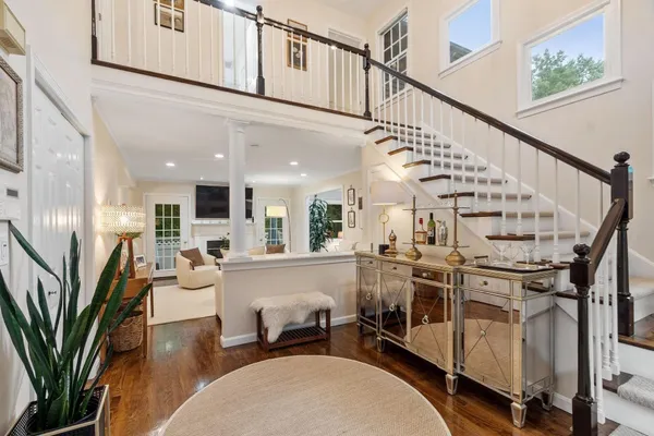 25 PICKMAN DR