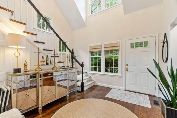 25 PICKMAN DR
