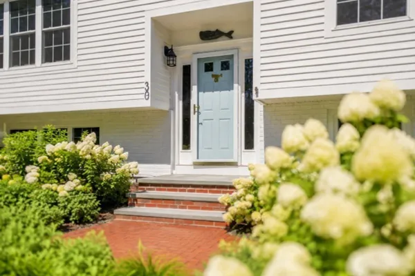 30 PAWTUXET RD