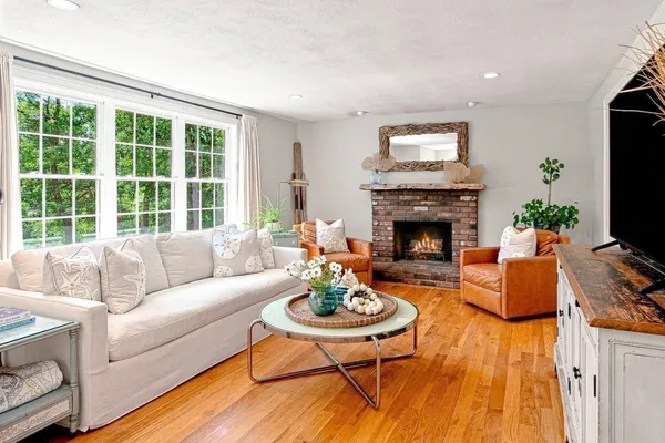 30 PAWTUXET RD