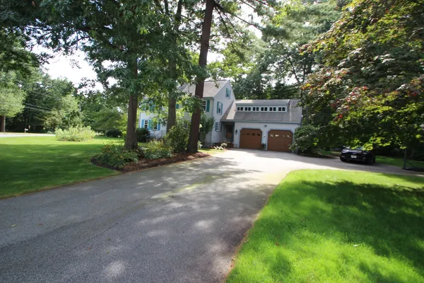 125 BOXWOOD LN