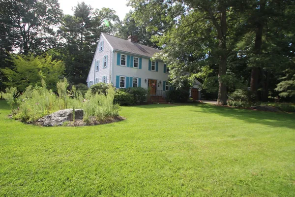 125 BOXWOOD LN