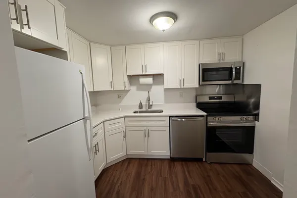 39 BERLIN ST 301