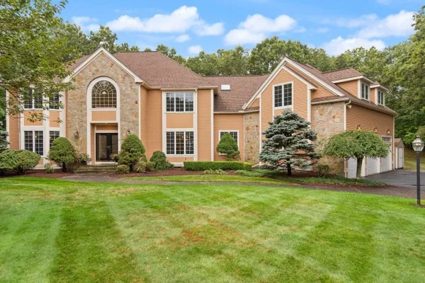 66 EISENHOWER DR