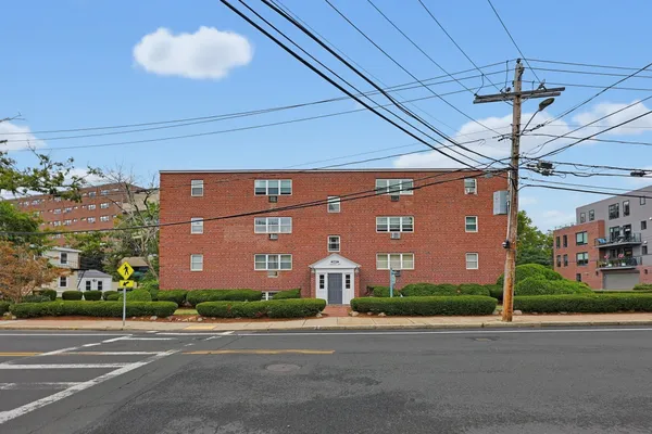 1185 ADAMS ST 17