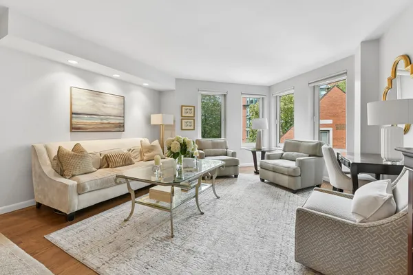492 BEACON ST 43