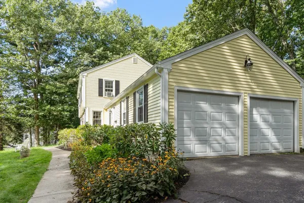 2 NIPMUC RD