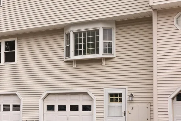 32 FREDERICK ST 3