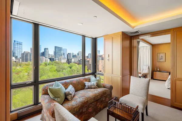 2 COMMONWEALTH AVE 14-B