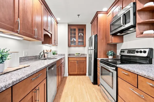 76 ELM ST 107