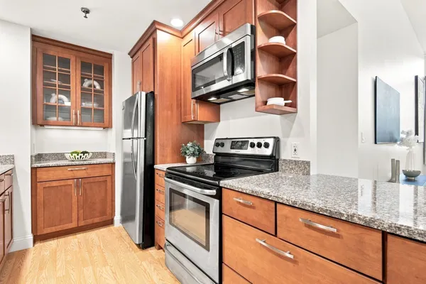 76 ELM ST 107