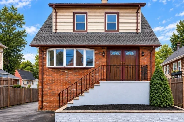 17 WITHERBEE AVE
