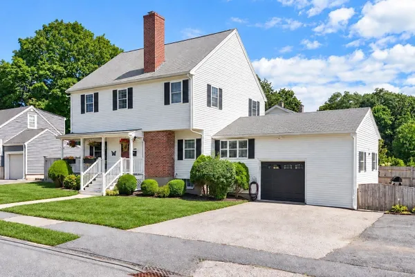 22 ABERDEEN AVE