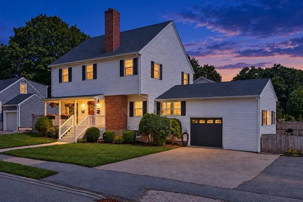 22 ABERDEEN AVE